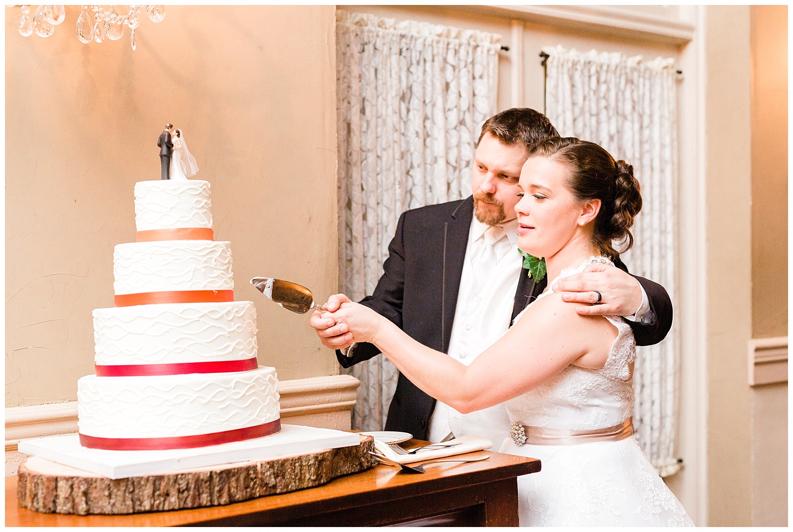 Cake Cutting,David's Country Inn,Fall Wedding,Hackettstown,NJ Wedding Photographer,