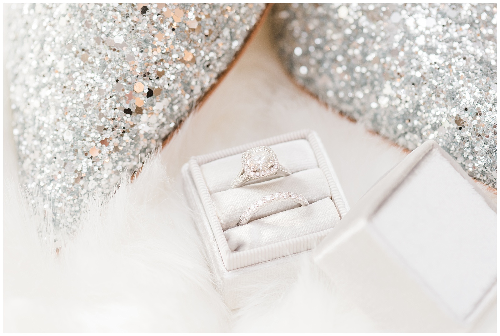 Park Chateau Wedding, Photographer, New Jersey, NJ, Winter, Wedding Rings, Ring Box