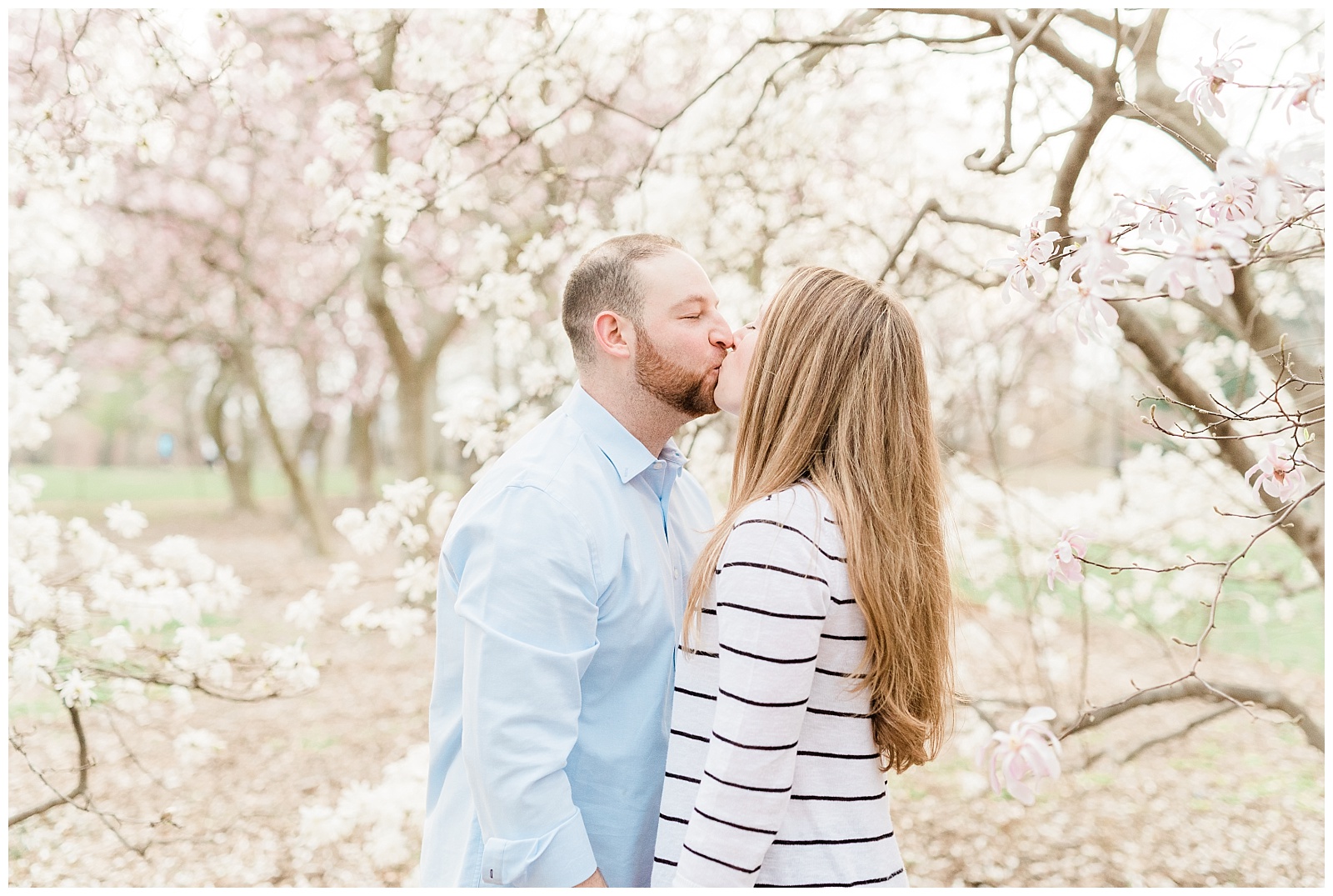 Central Park, NYC engagement session, springtime, wedding photographer, New York, flowers, spring, airy